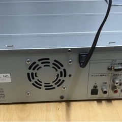 VHSビデオ＆DVDプレイヤーデッキの画像