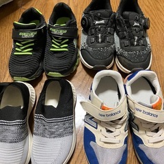 キッズスニーカーの画像