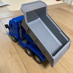 ダンプカーのおもちゃ
の画像