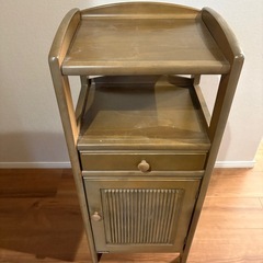 カリモクの収納台の画像