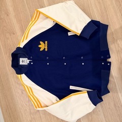 アディダスオリジナル スタジャンの画像