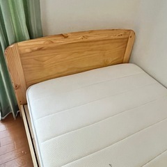 【1月10日〜18日の引き取り限定・条件厳守】セミダブルベッド＋マットレス セット／無料の画像