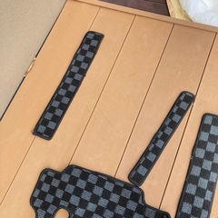 日産　セレナ　C25 社外品　フロアマット（助手席、運転席なし）の画像