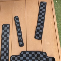 日産　セレナ　C25 社外品　フロアマット（助手席、運転席なし）の画像