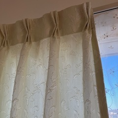 カーテン2点の画像
