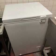 MAXZEN 冷凍庫 家庭用 小型 99L ノンフロン チェストフリーザー 上開き フリーザー ストッカー 冷凍 スリム 氷 食材 食品 食糧 冷凍食品 ストック ホワイト JF100ML01WH マクスゼンの画像