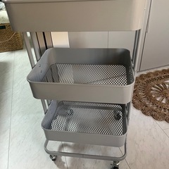 3段ラックの画像