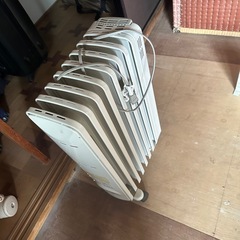 デロンギ製オイルヒーターの画像
