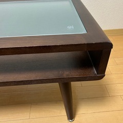 【残り2日で処分& 今なら無料】ガラストップ ローテーブル／センターテーブル（収納付き）の画像