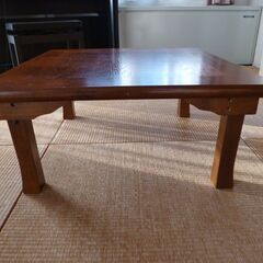 木製ローテーブルの画像