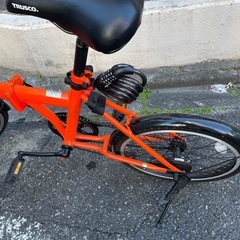 ノーパンク折り畳み自転車の画像