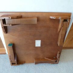 木製ローテーブルの画像