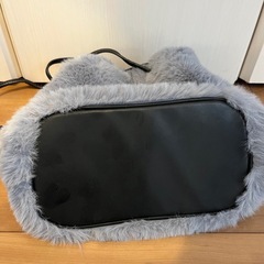 GLOBAL WORKファーバッグの画像