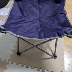 折り畳み椅子の画像