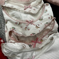 女の子服80-90㎝くらいの画像