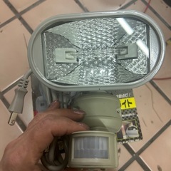 ハロゲンセンサーライト　防犯の画像