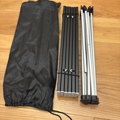 折りたたみ式アウトドアテーブル　の画像