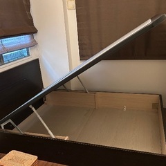 収納付きダブルベッドの画像