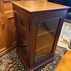 マルニ木工　地中海シリーズ　maruniガラスキャビネット　アンティークヴィンテージ昭和レトロカリモク飛騨産業キツツキの画像