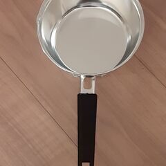 ♪新品未使用♪　日本製　ガス用　超軽い硬質光輝アルミ合金 １３ｃｍ 片手鍋の画像