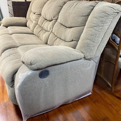 イエローボックスのソファーの画像