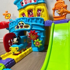 ミッキーマウスカフェ　乗り物玩具　の画像