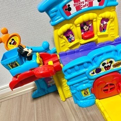 ミッキーマウスカフェ　乗り物玩具　の画像
