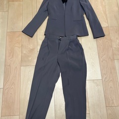 AOKIのスーツ上下3点の画像
