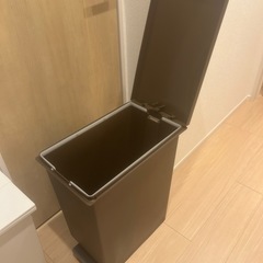 ゴミ箱の画像