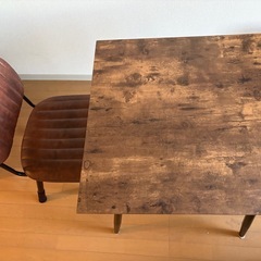 ダイニングテーブルの画像