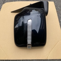 【新品未使用品】スズキ　ジムニーノマド　JC74W 右ドアミラー　新車外しの画像