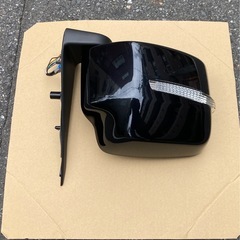 【新品未使用品】スズキ　ジムニーノマド　JC74W 右ドアミラー　新車外しの画像