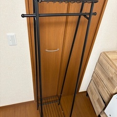 ハンガーラック　スチール製　黒色の画像