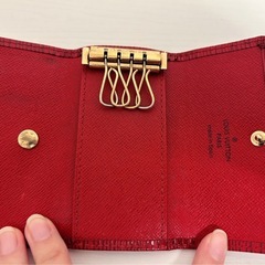 ヴィトン エピ ４連キーケース レッド 赤 の画像