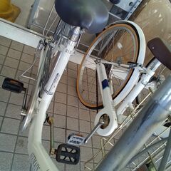 リユースのサカイ栃木店★ジモティ割あり★ ALUMAIN 自転車 26インチ ホワイト クリーニング済み TC1200の画像