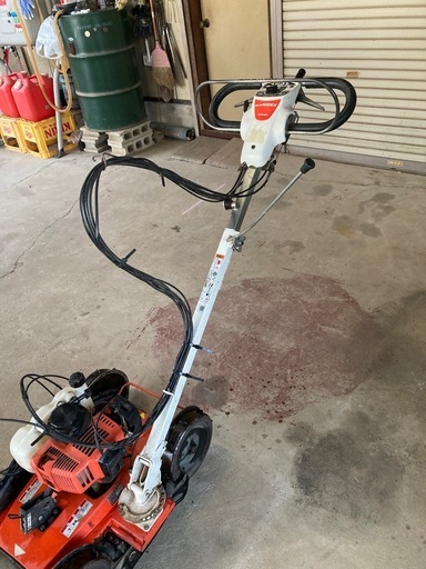 クボタ自走草刈機　カルマックス