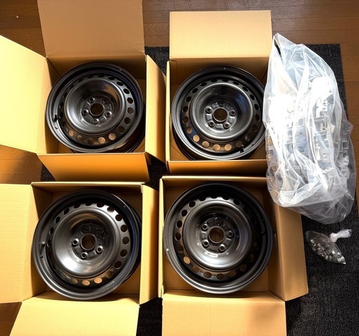 TOYOTA トヨタ NOAH ノア ホイールキャップ 15インチ 鉄ホイール4本セット ZWR90