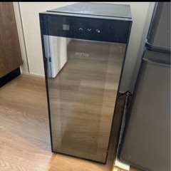 【無料】SHARPテレビとワインセラーの画像