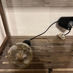 電球照明の画像