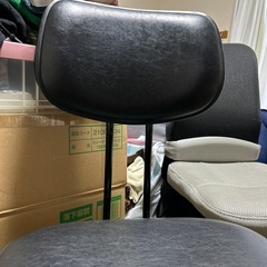 黒椅子の画像