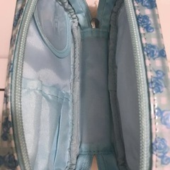 アリスの化粧ポーチの画像