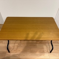 ダイニングテーブルの画像