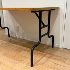 ダイニングテーブルの画像