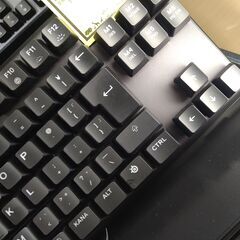 リユースのサカイ浦和店 【G207】ゲーミングキーボード SteelSeries Apex Pro TKLの画像