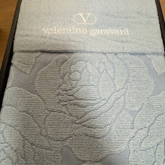 【未使用品】ヴァレンティノ・ガラヴァーニ タオルケットの画像