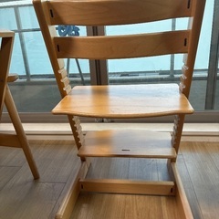 子供用椅子  STOKKEの画像