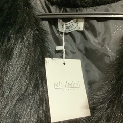新品、ファーのベストです。の画像