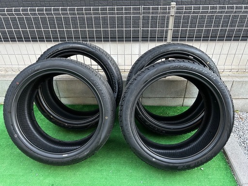 タイヤ　255  40R 20  maxtrek fortis