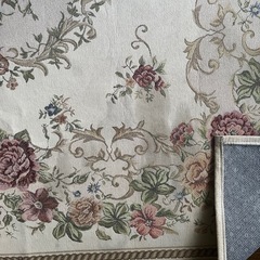 さしあげます　バラ柄ラグ　185cm ✖️ 185cmの画像