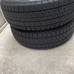 タッドレスタイヤとアルミホイールセットの画像